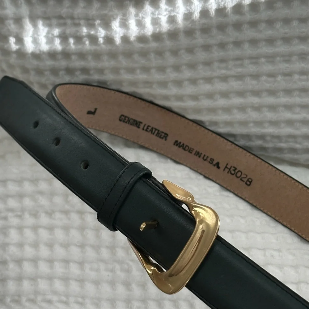 Elegant Green Genuine Leather Belt with Gold Buckle Size Large
